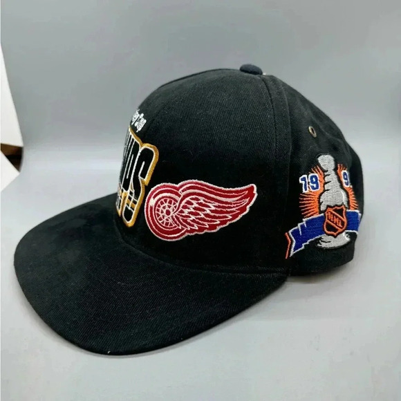 Vtg. 90’s Starter NHL Detroit Redwings Velcro Back Hat - Picture 9 of 11